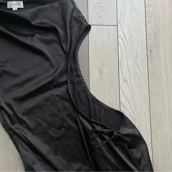 MARBLE Black Satin Top - Picture 4 of 5